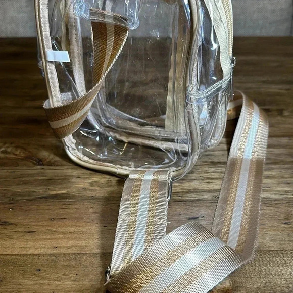 NWT Darling State of Mind Jolene Clear Gold Sling Bag - Picture 6 of 7